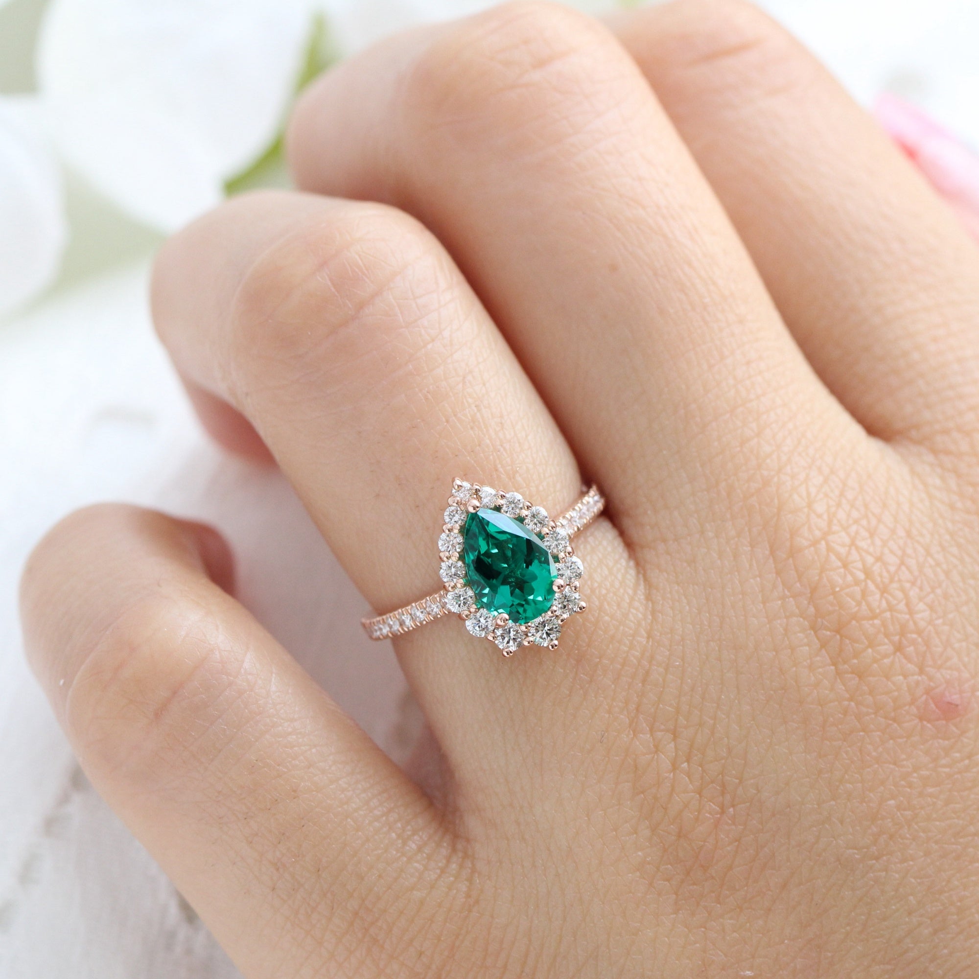 Emerald pear outlet shaped ring