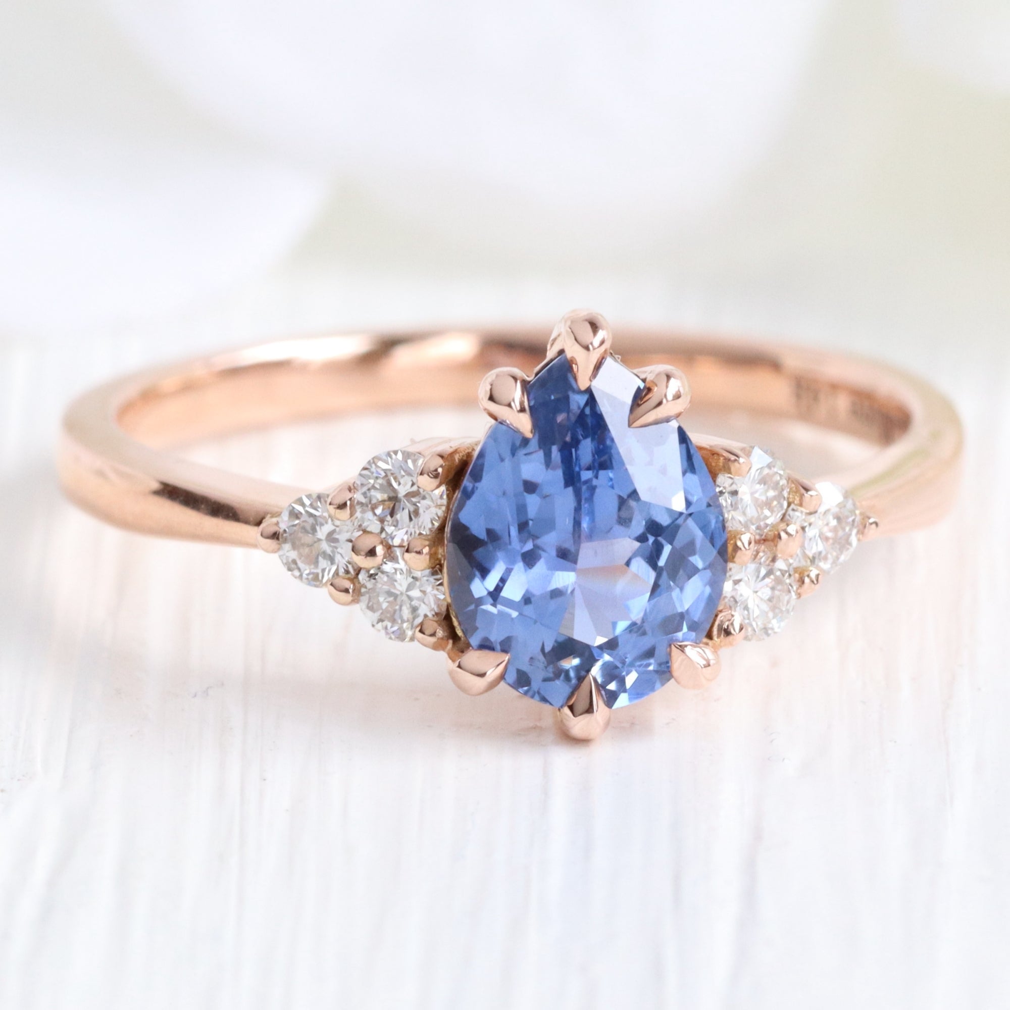 Fashion Bright Ring Round Blue Stone Jewelry Fashion Jewelry Engagement Ring  for Women Wedding Rings (Color : Blue, Size : 8) : Amazon.de: Fashion