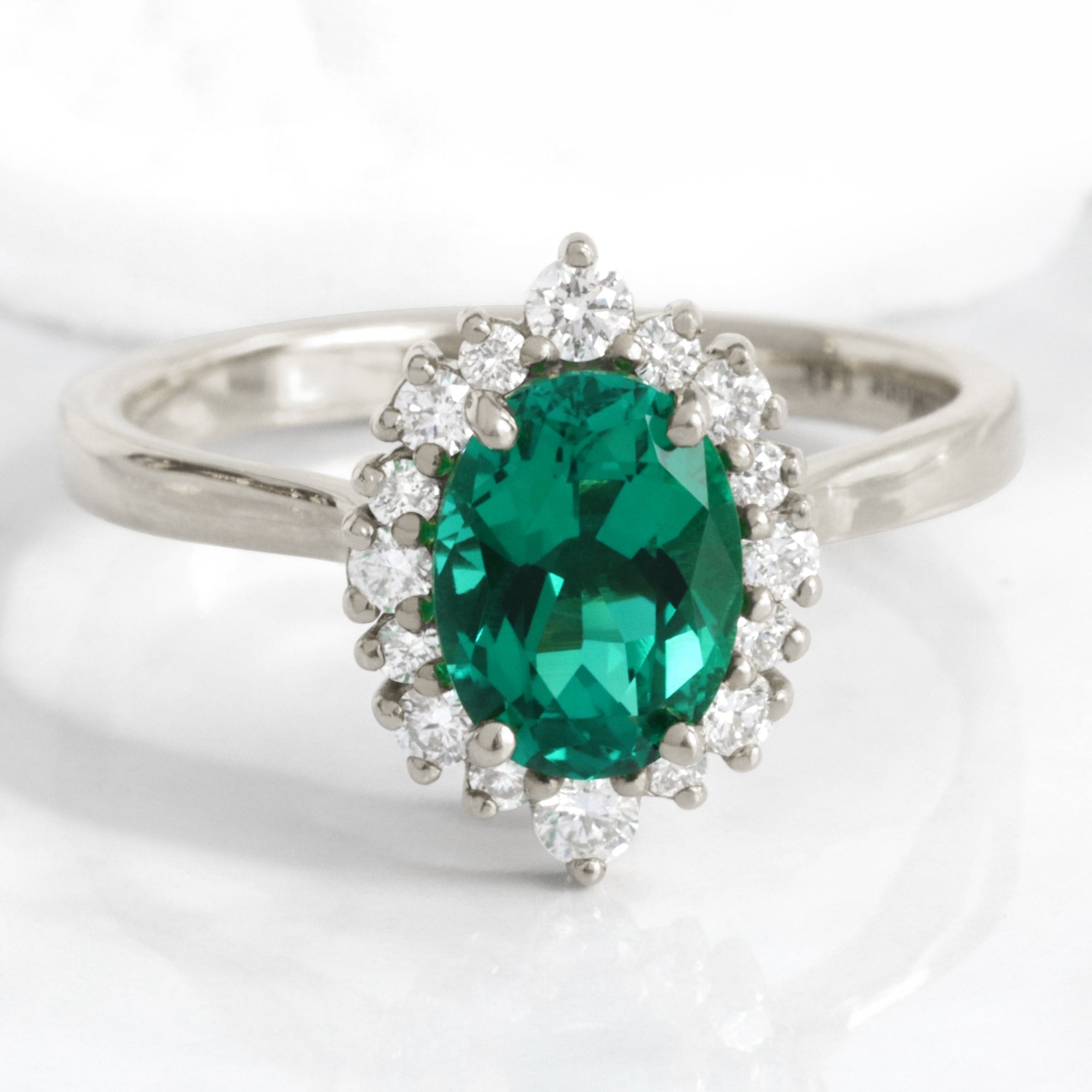 ❤️ 14k hot Size 7 White Gold Emerald & Diamonds Ring, Beautiful!