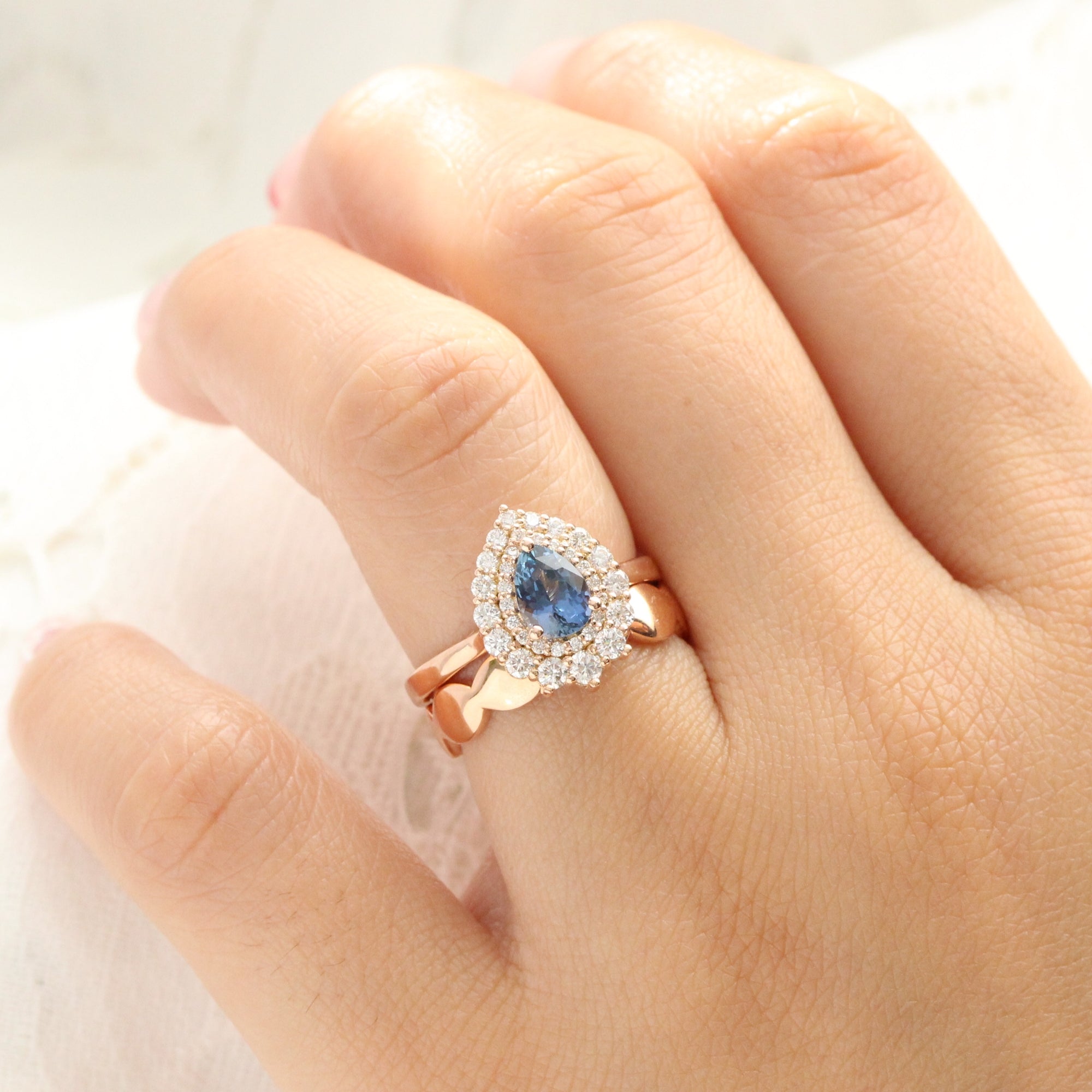 Double sapphire store ring