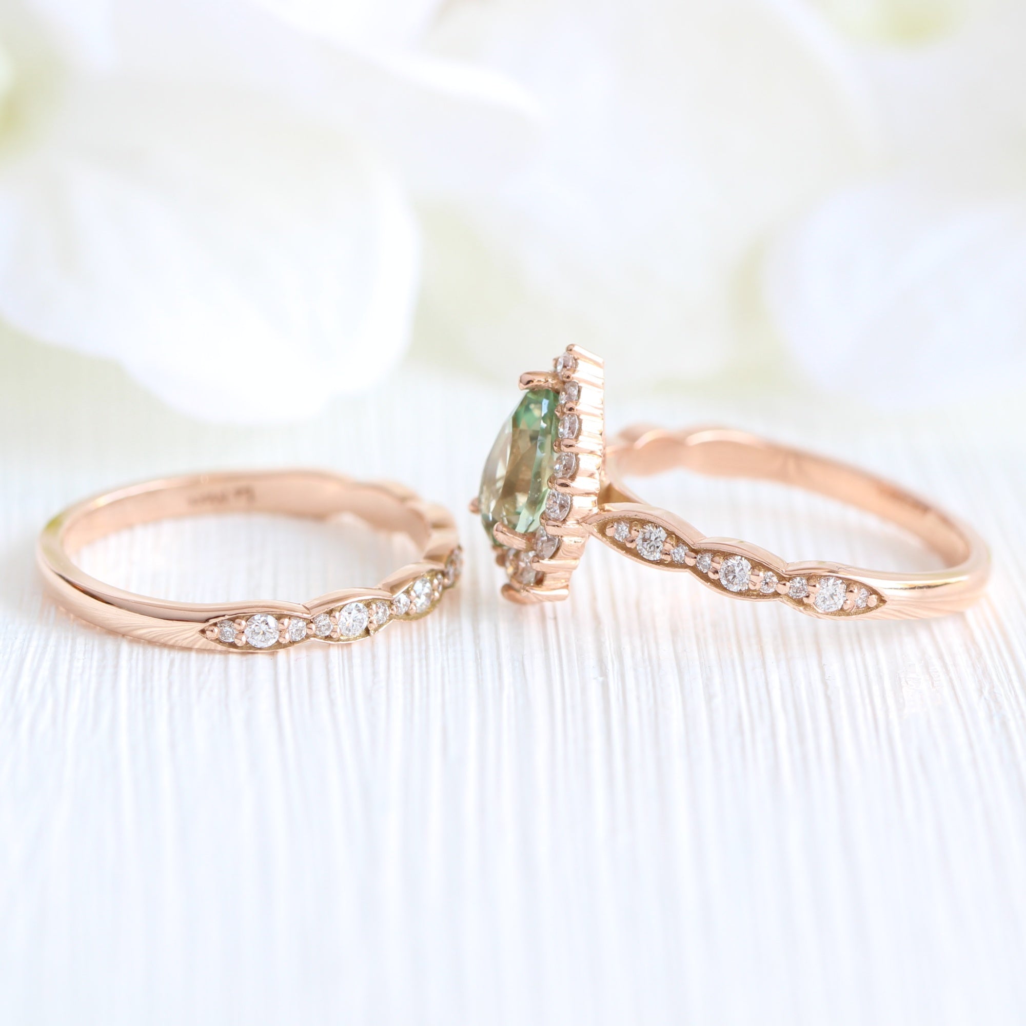 Pear green sapphire ring rose gold matching diamond wedding band la more design jewelry