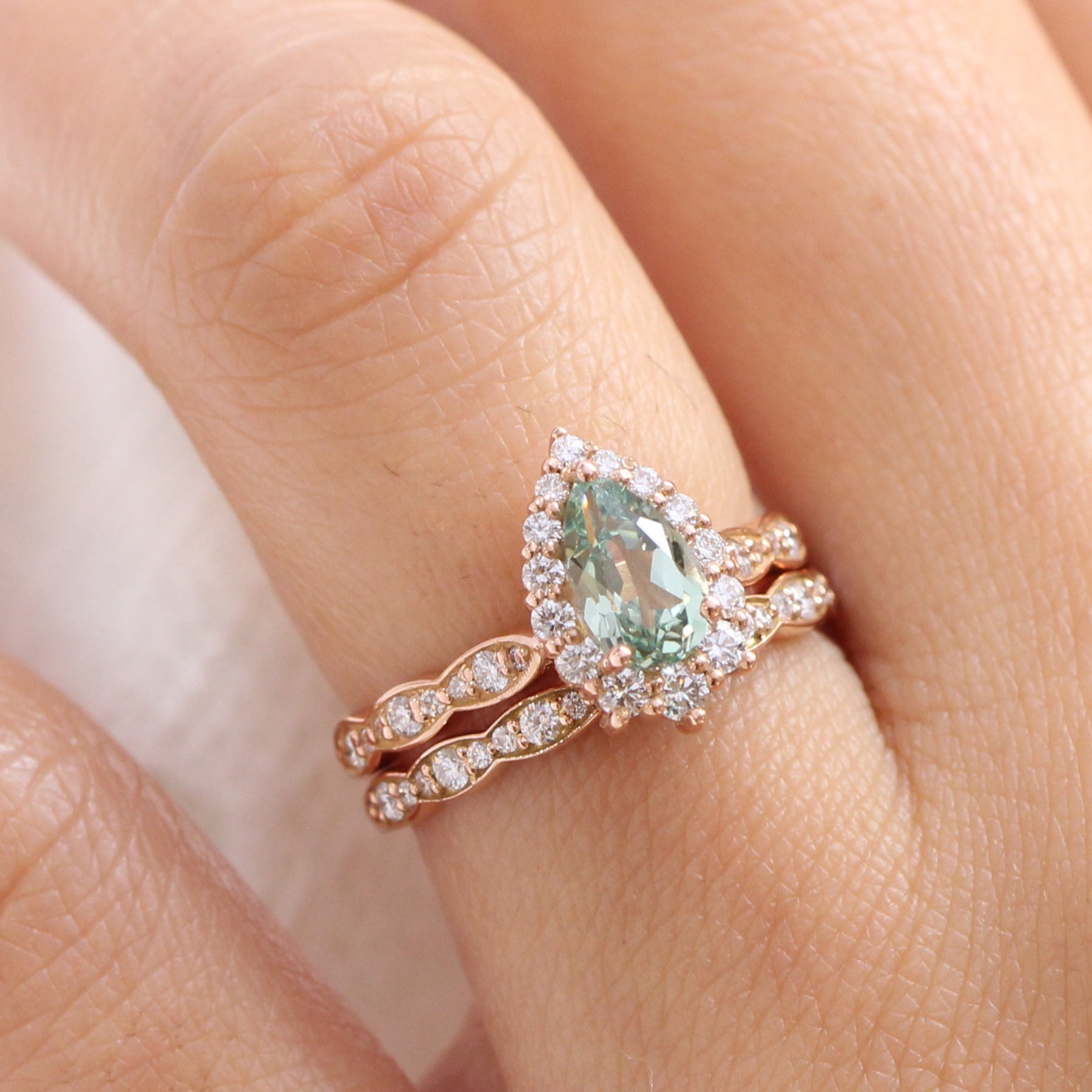 Pear green sapphire ring rose gold matching diamond wedding band la more design jewelry