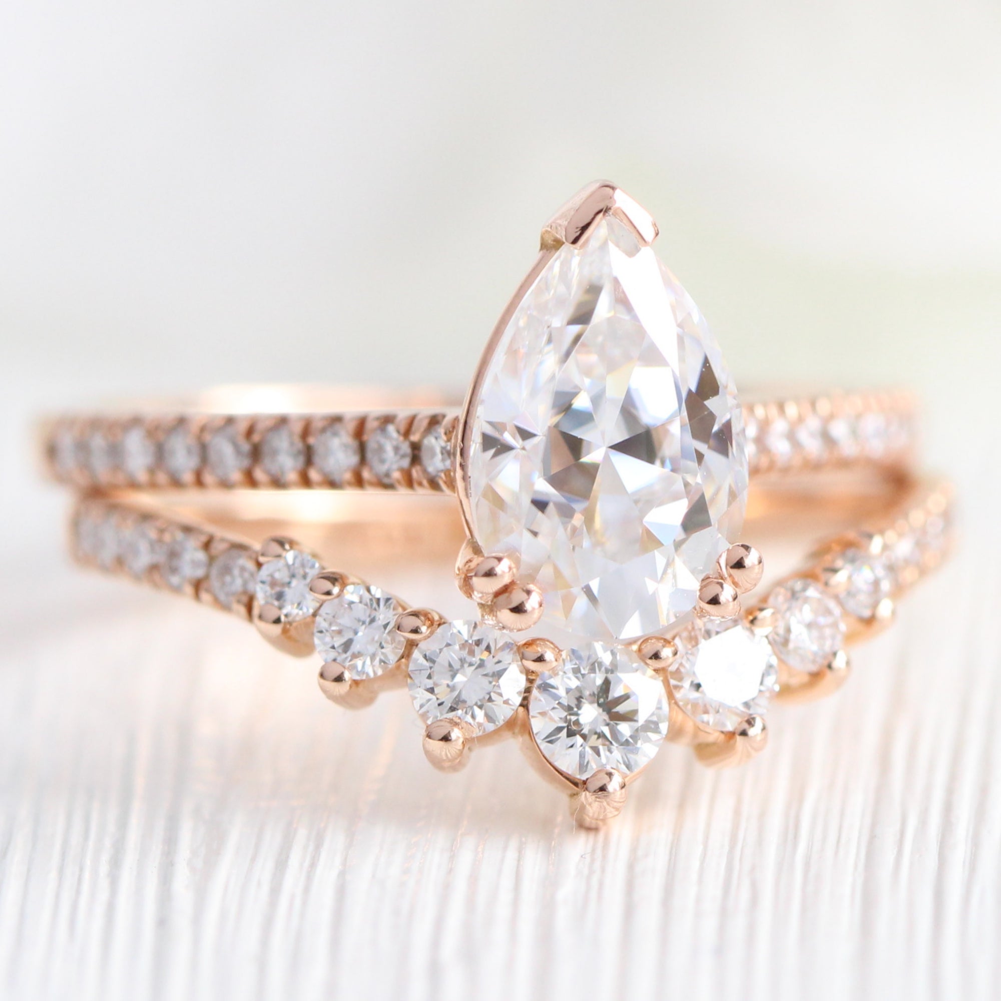 Solitaire Pear Moissanite Wedding Ring Set